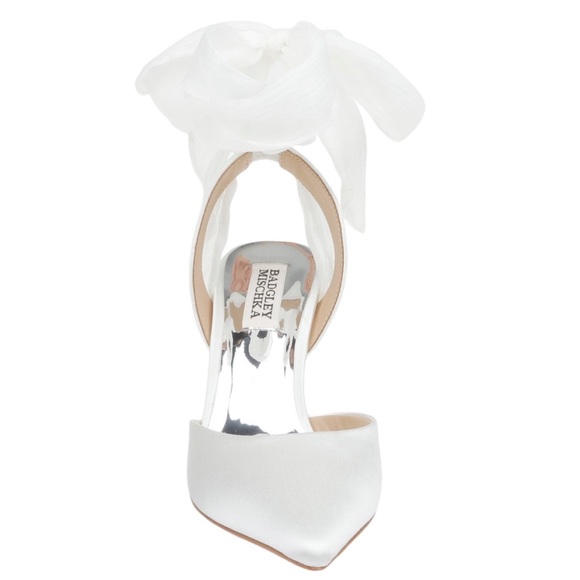 BADGLEY MISCHKA COLLECTION Blaze Pump 3” white heels - Picture 5 of 11